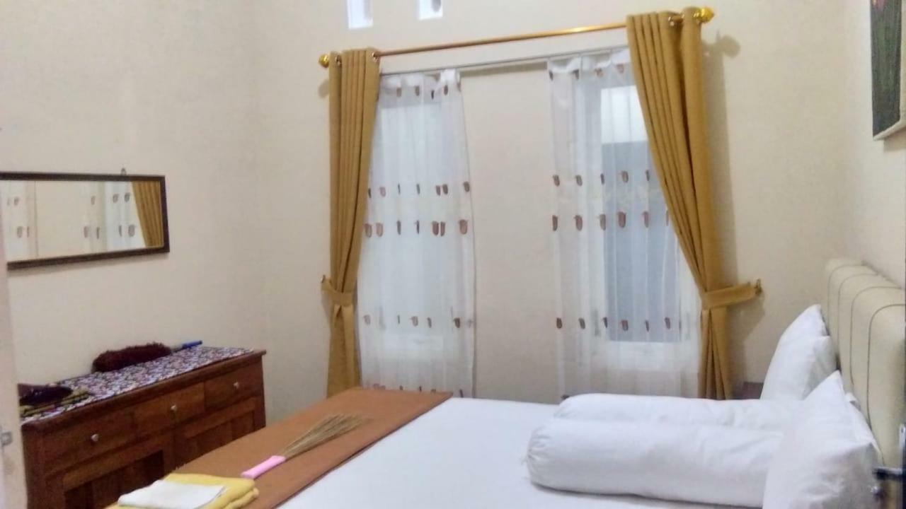 Homestay Wahyudi 1 Syariah Tlekung Oda fotoğraf